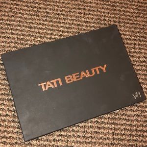 Tati Beauty Textured Neutrals volume 1 palette